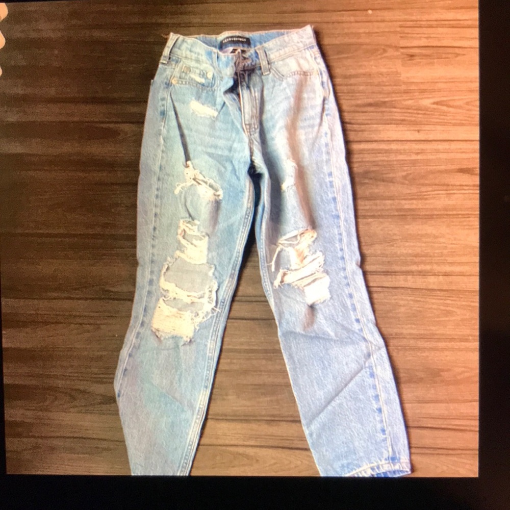 AéRopostale triple zero Mom Jeans.